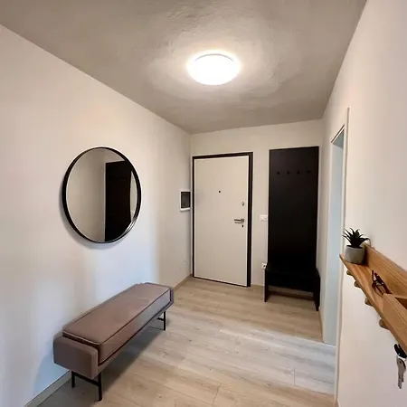 Apartment Newly Renovated Urban Oasis
