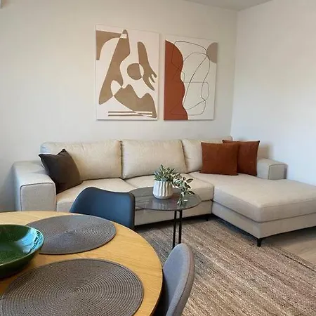 Apartment Newly Renovated Urban Oasis Tirana