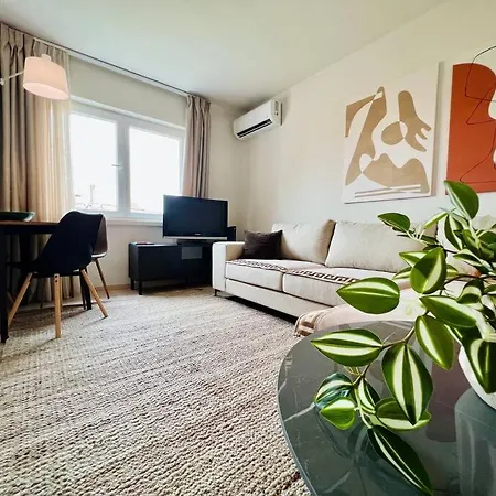 Apartment Newly Renovated Urban Oasis *